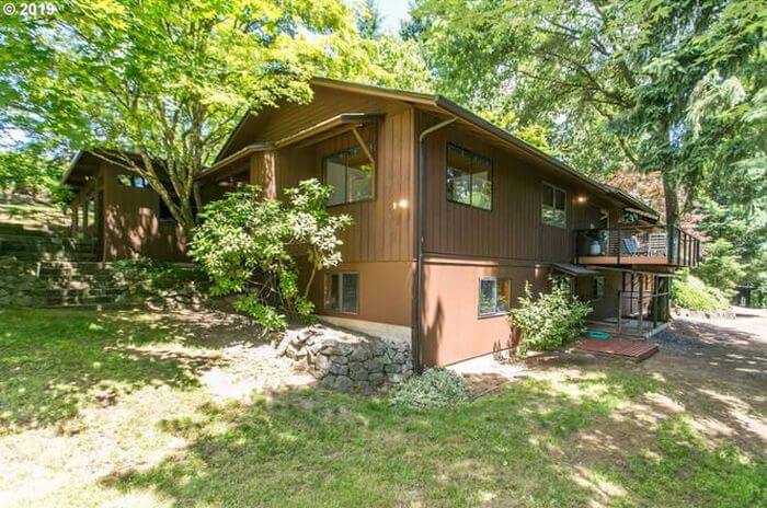 The Oregonian / Oregonlive: On the market: Dog-gone crazy homes with perks for pups