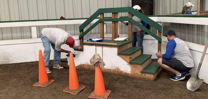 Cascade Business News: Bend Community Service Day: Benefiting Healing Reins Therapeutic Riding Center