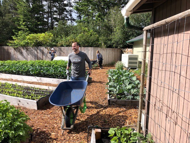 The Daily Courier/Siuslaw News: Local Windermere agents participate in annual Community Service Day